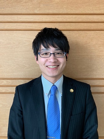 室屋和輝弁護士入所